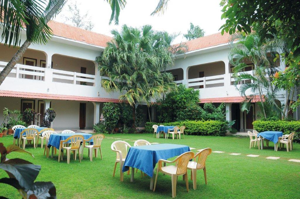 Hotel Badami Court Exterior foto