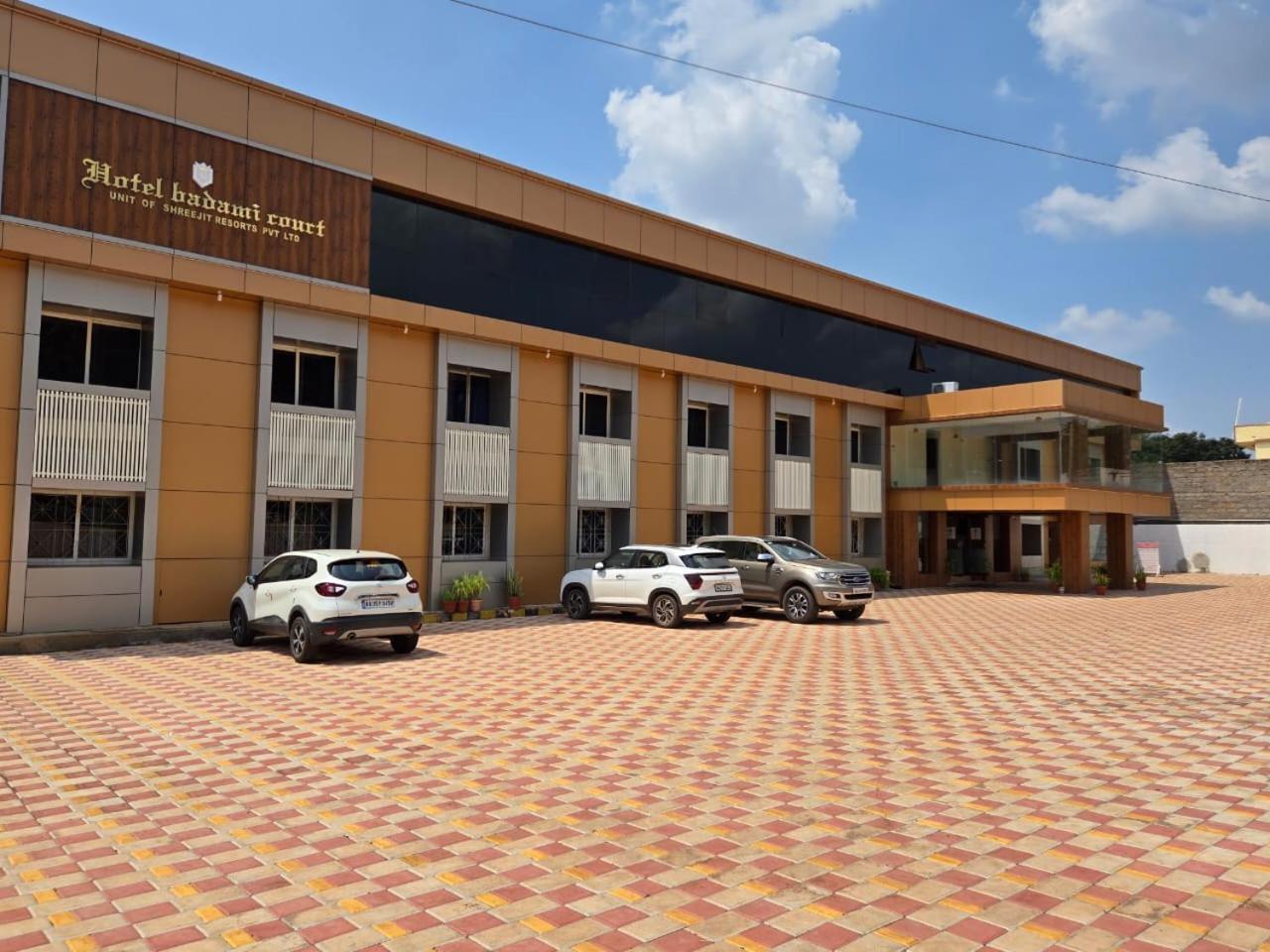 Hotel Badami Court Exterior foto