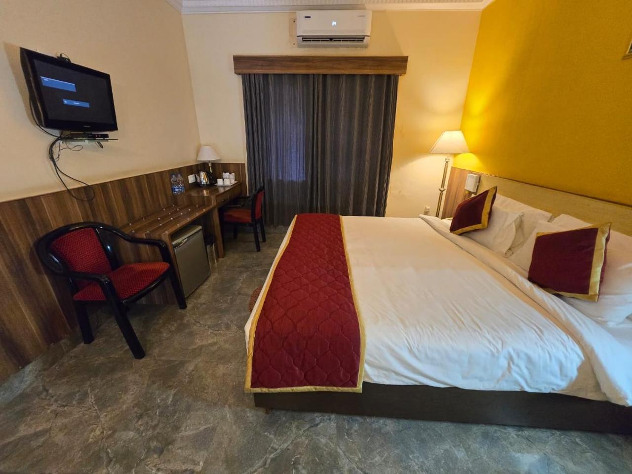 Hotel Badami Court Exterior foto